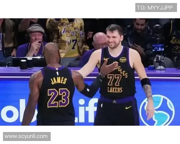 湖人对阵灰熊精彩赛事现场直播视频全程回放与分析